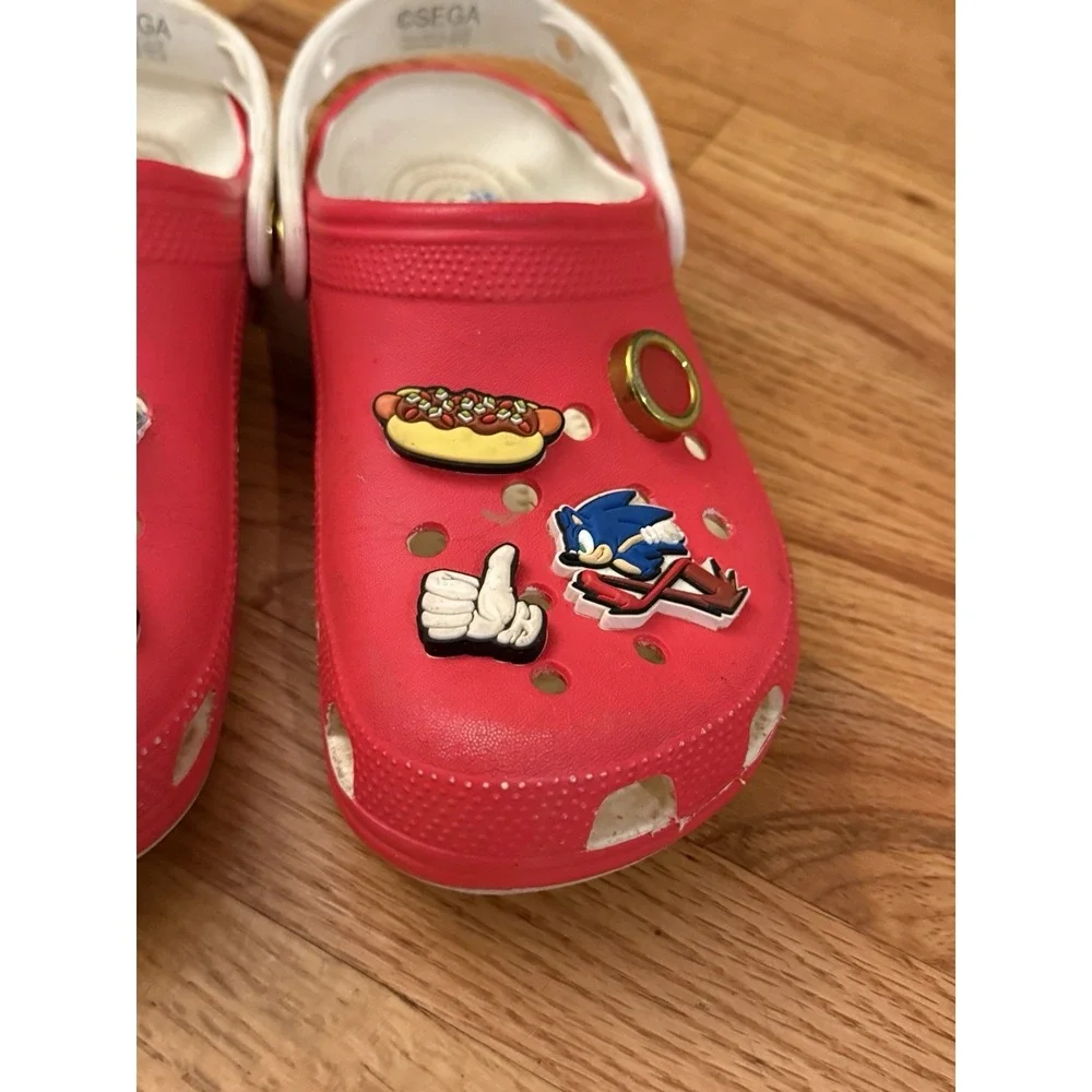 Crocs Sonic Hedgehog Clogs Big Kids J4 Red Fit Women 6 SEGA Gamer Jibbitz Charms